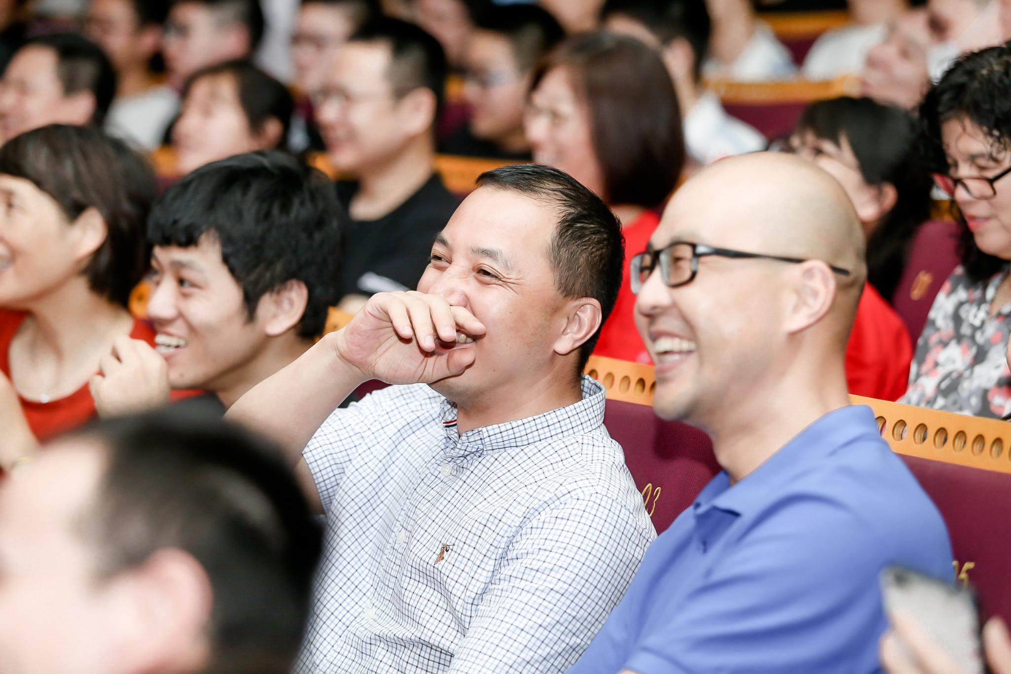 如何评价杭二中的黄怀球老师?