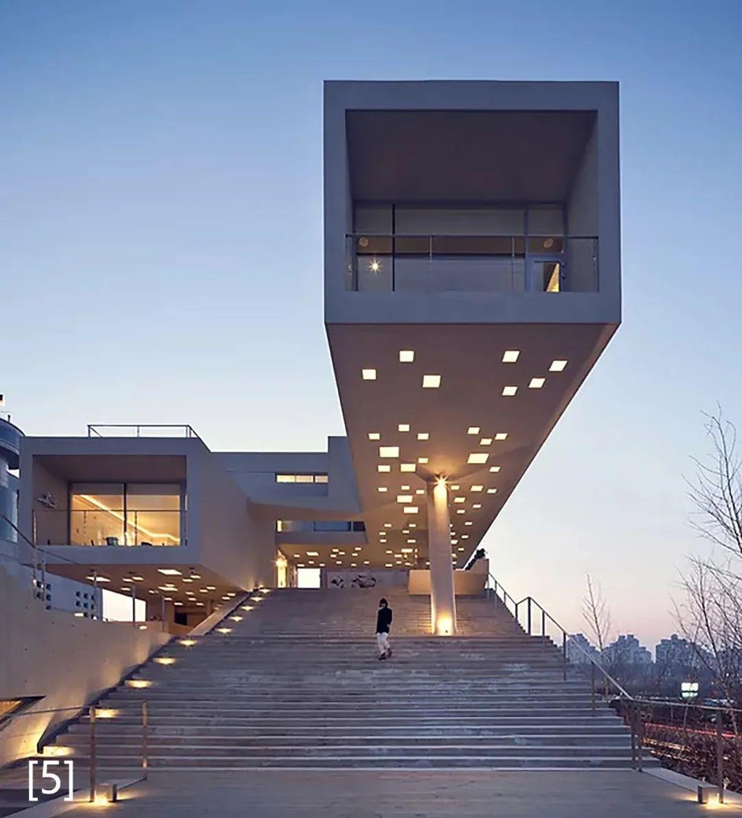 现在的商业综合体都一个样,挺无趣的,有没有一些成