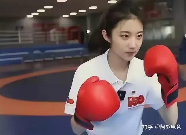 请问吕总背后是谁?有? - 知乎