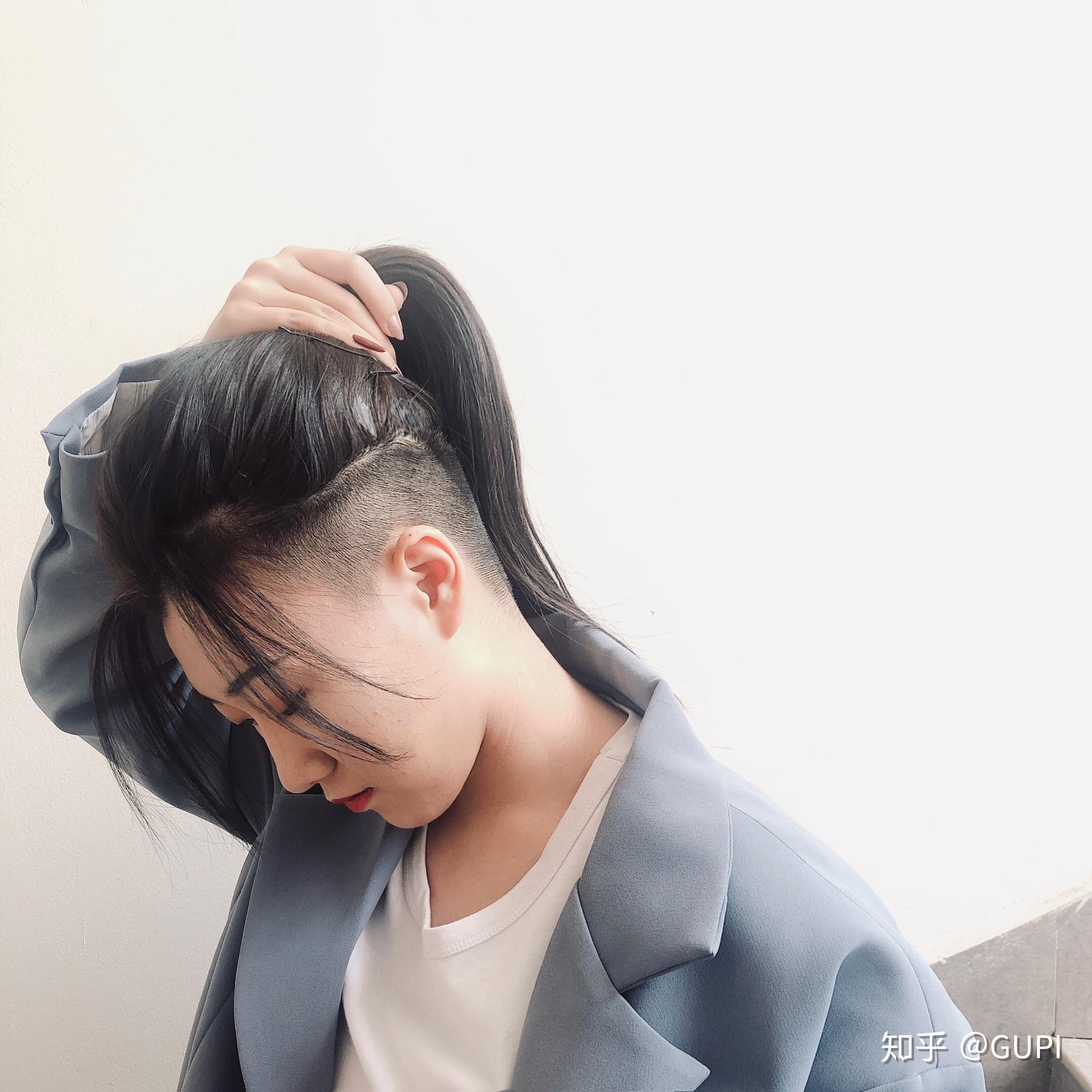 你们觉得女生把脑袋后面的头发剃了怎么样? - 知乎