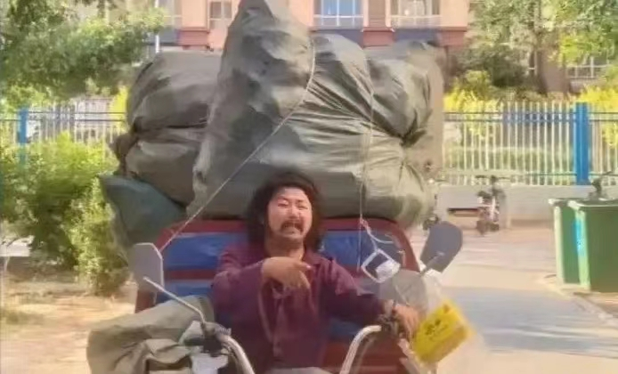 震撼加感动:“最美拾荒者”胡雷,又为甘肃积石山地震灾区捐款5.8万元 - 知乎