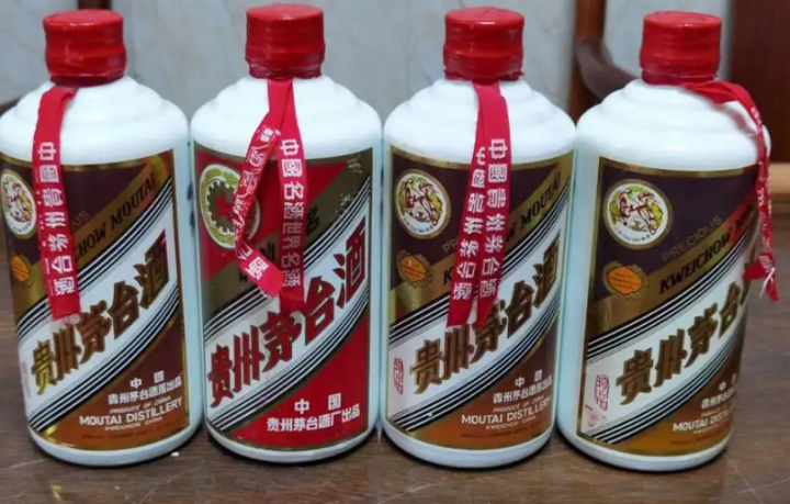 广西老表25年前土埋2箱茅台,如今挖出全变了味?行家:糟蹋了