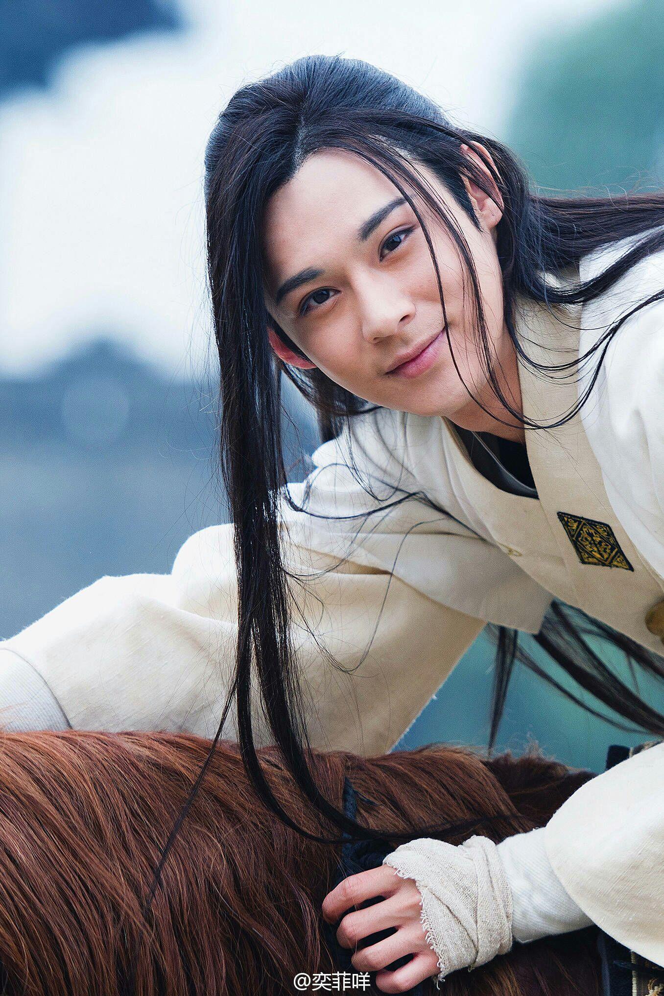 如何看陈奕在兰陵王中的表现感觉被他饰演的兰陵王秒到了讲真冯绍峰的