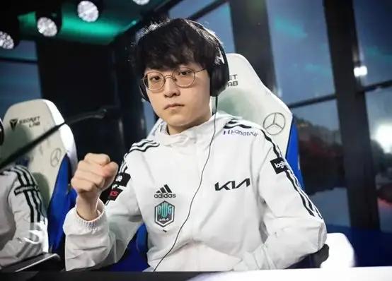 Faker volta a jogar na LCK após lesão: Não me curei totalmente, lol