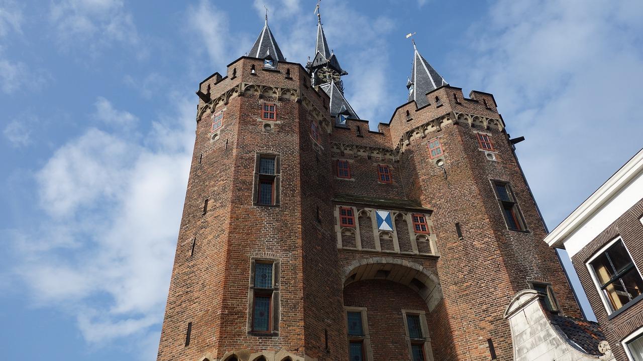 3. 城墙内临时车位