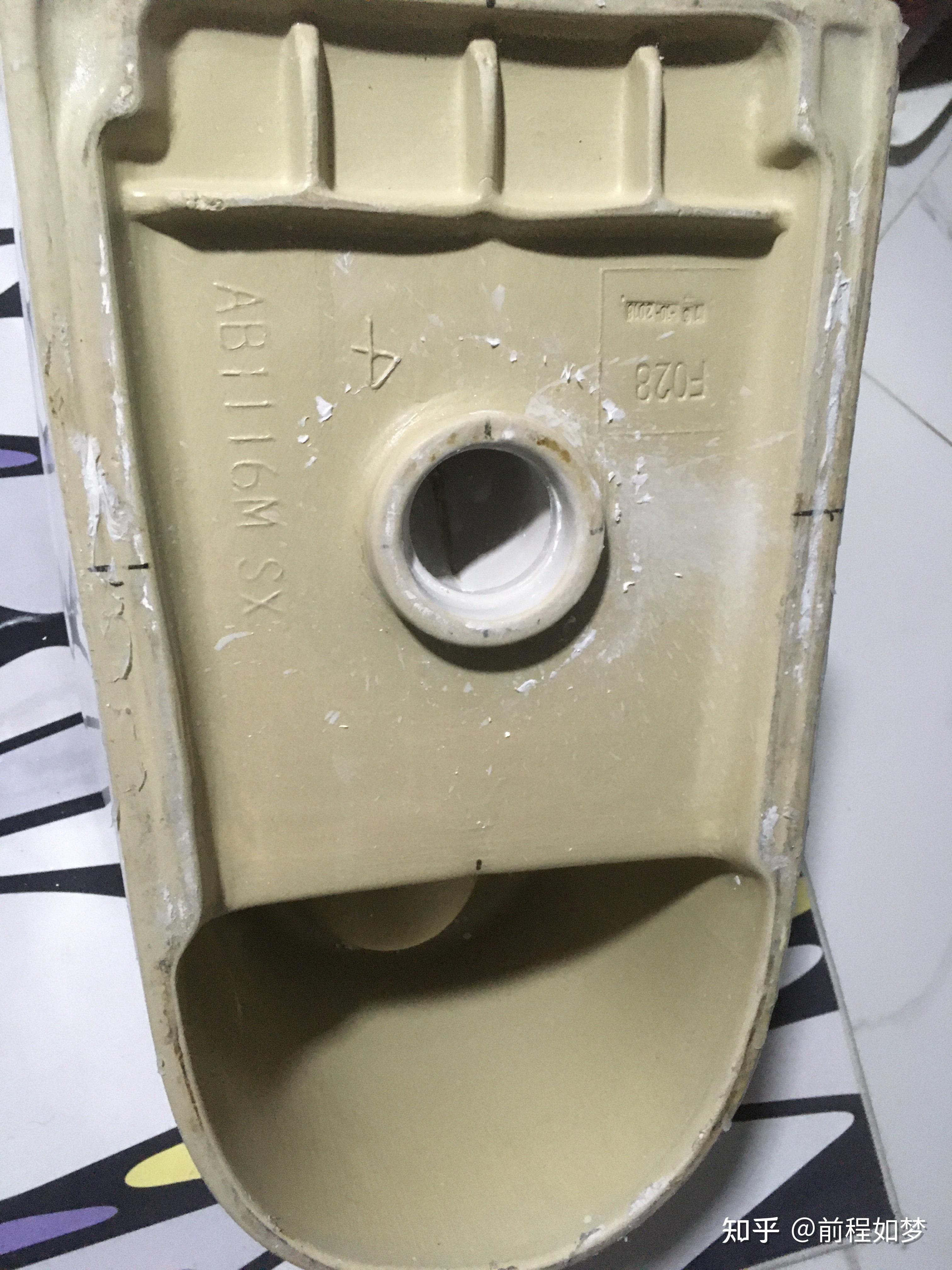 虹吸马桶水封存不住水,水从下面喷水孔流走了,这是什么原因呢? - 知乎