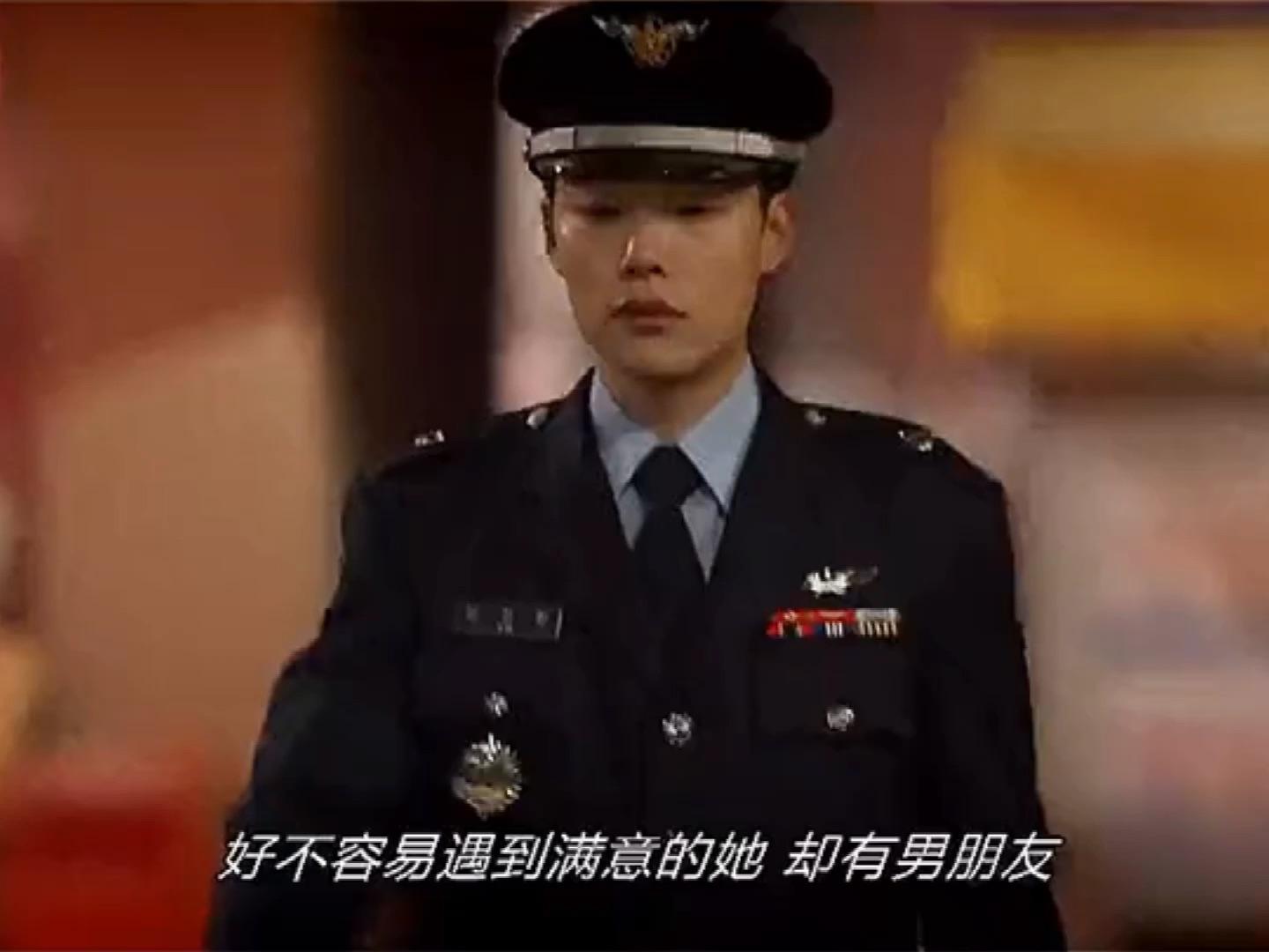 请回答1988-正焕穿军装也太帅了吧!丑帅丑帅的狗焕啊 - 知乎