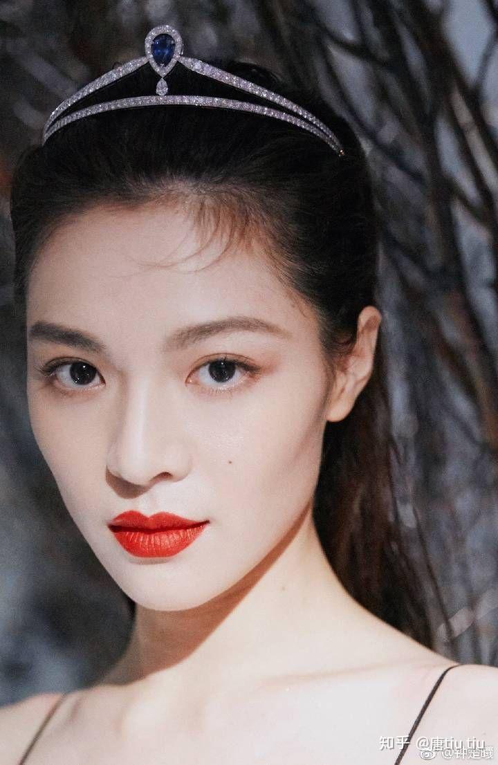 你有哪些惊艳绝色的美女手机壁纸?-美女手机壁纸高清抖音