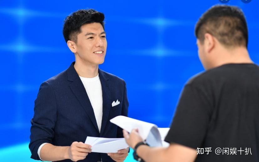 冯硕:从内蒙古走出的著名主持,3次转变身份,5地辗转在央视成就梦想,对家乡一往情深 - 知乎