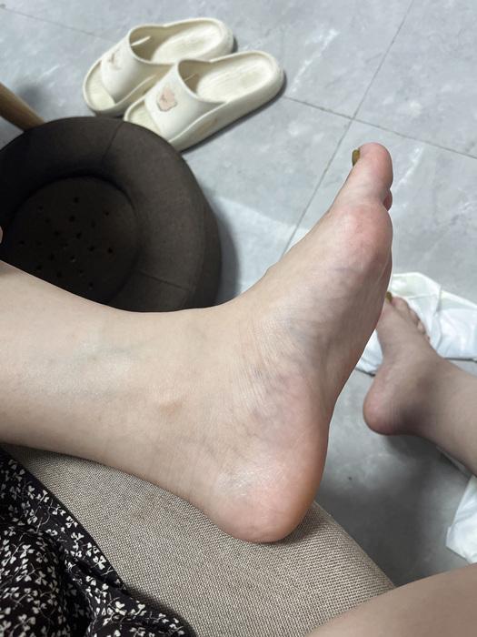 女生的脚后跟可以有多嫩