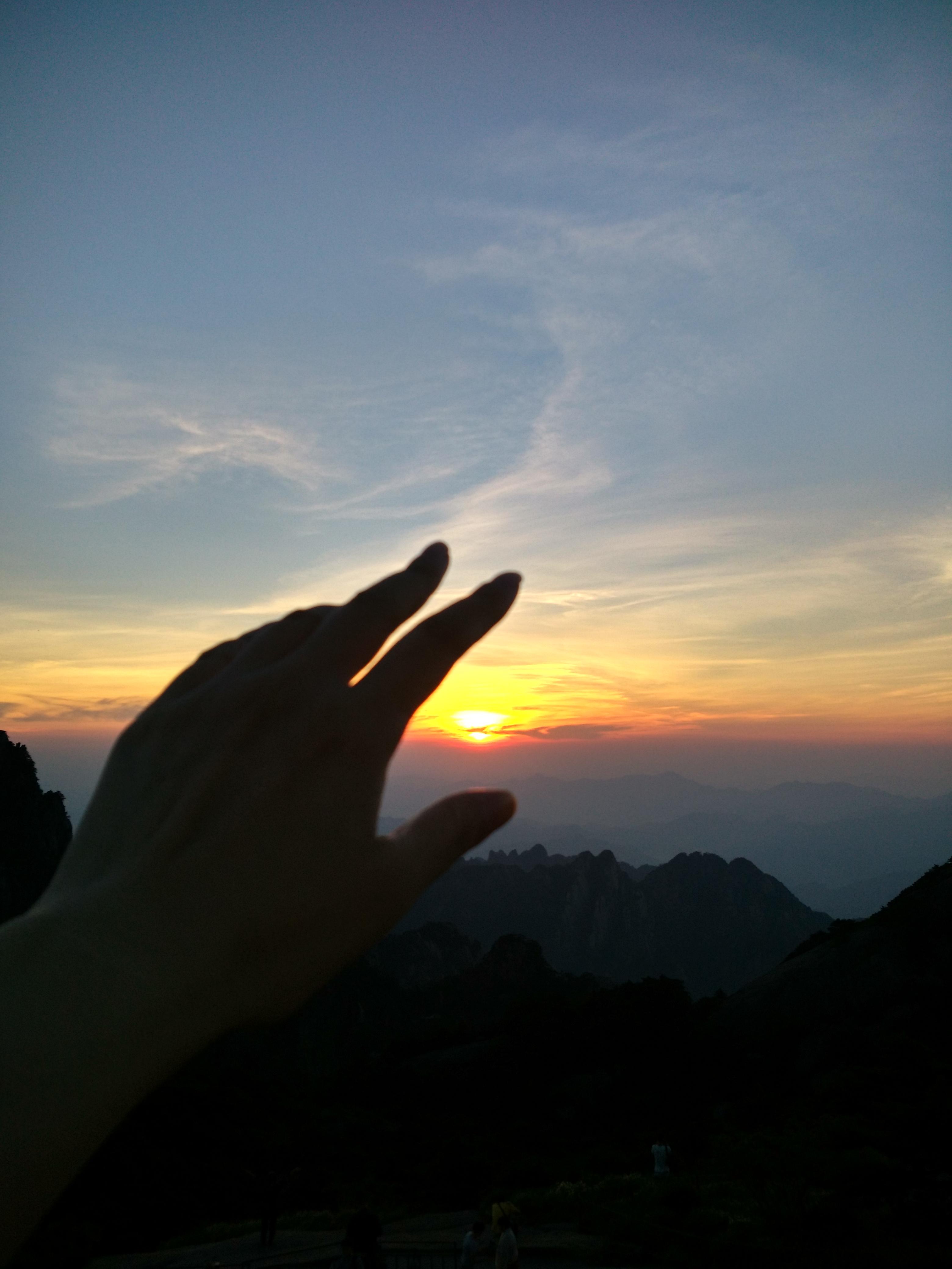 一个女生想去爬黄山看日出,一个人? - 知乎