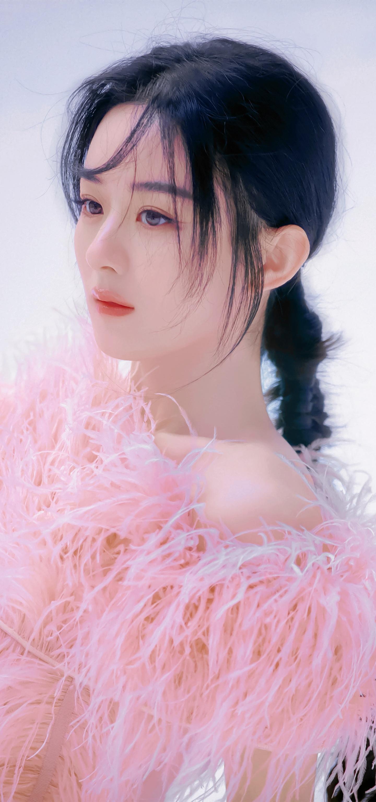 有没有好看的女明星壁纸?(好看有气质的女生也可以)?