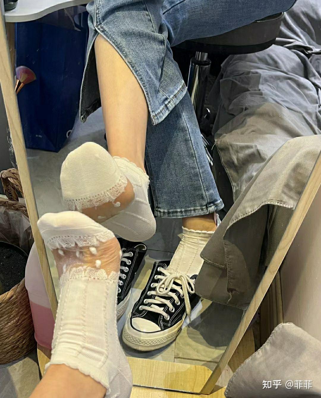 问一下女生穿了一天的袜子也会臭吗?