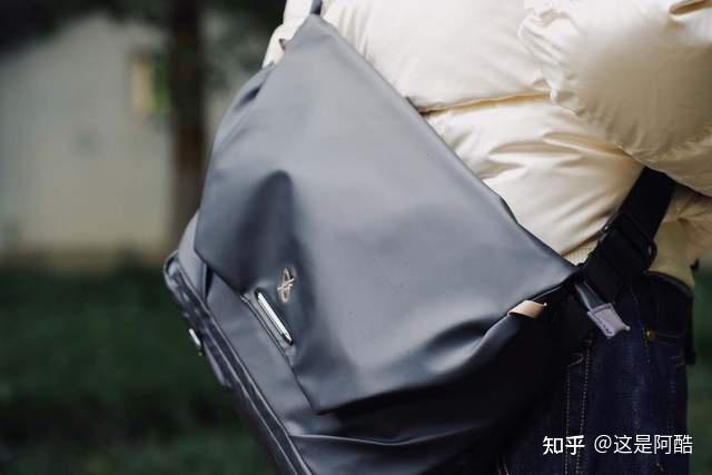 减震防撞buff拉满,这才是数码党刚需的通勤包