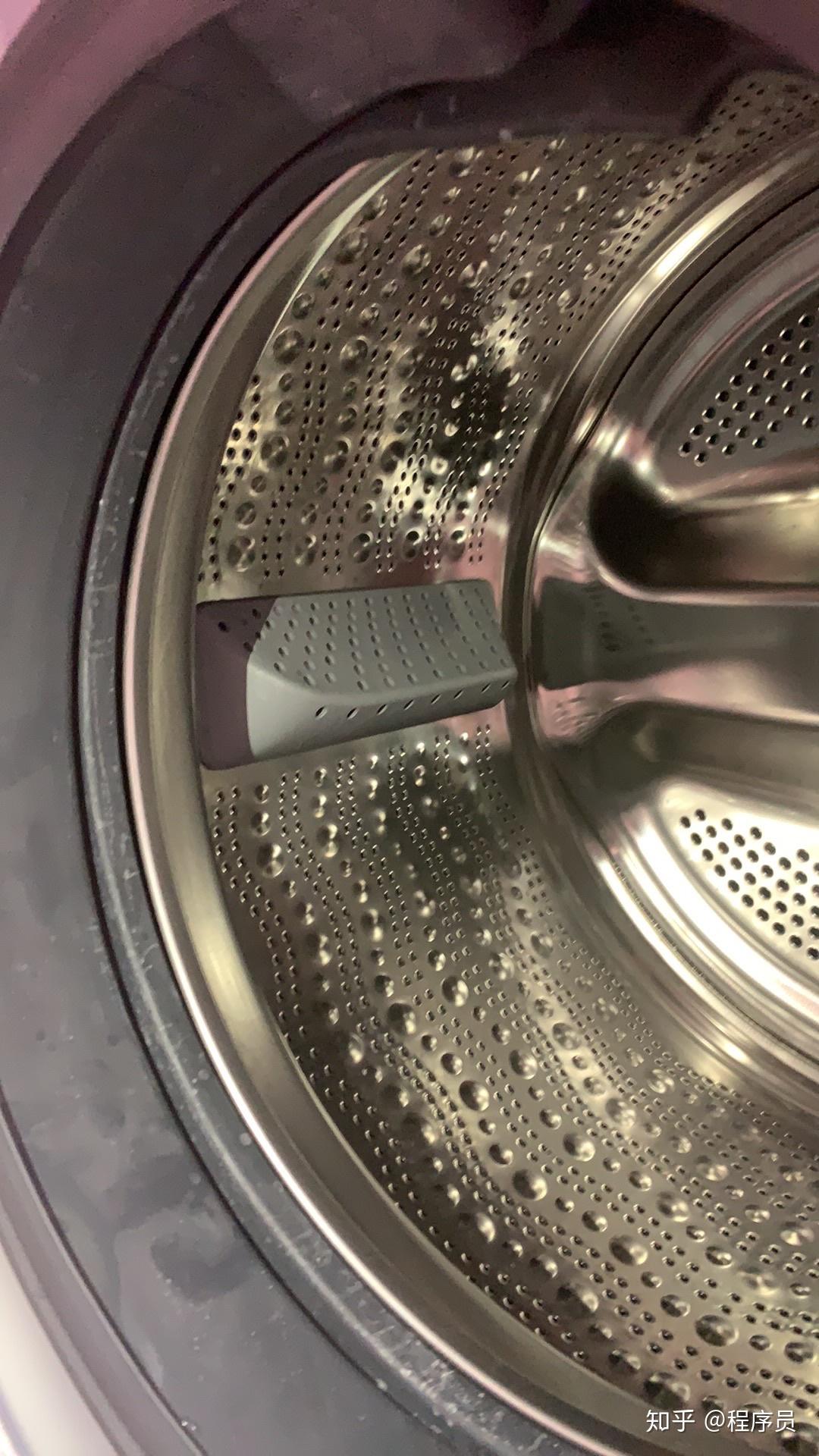 新买的西门子洗衣机刚拆封就有水痕而且里面有黄色的类似油污痕迹是否