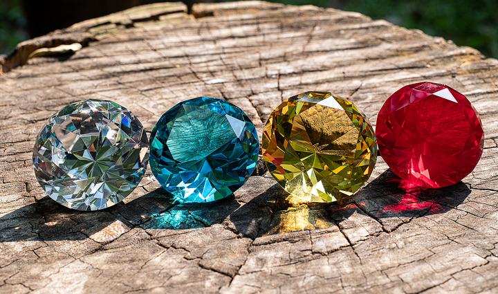 五颜六色的闪耀宝石,你pick哪一个?(彩宝鉴赏之红宝石篇)