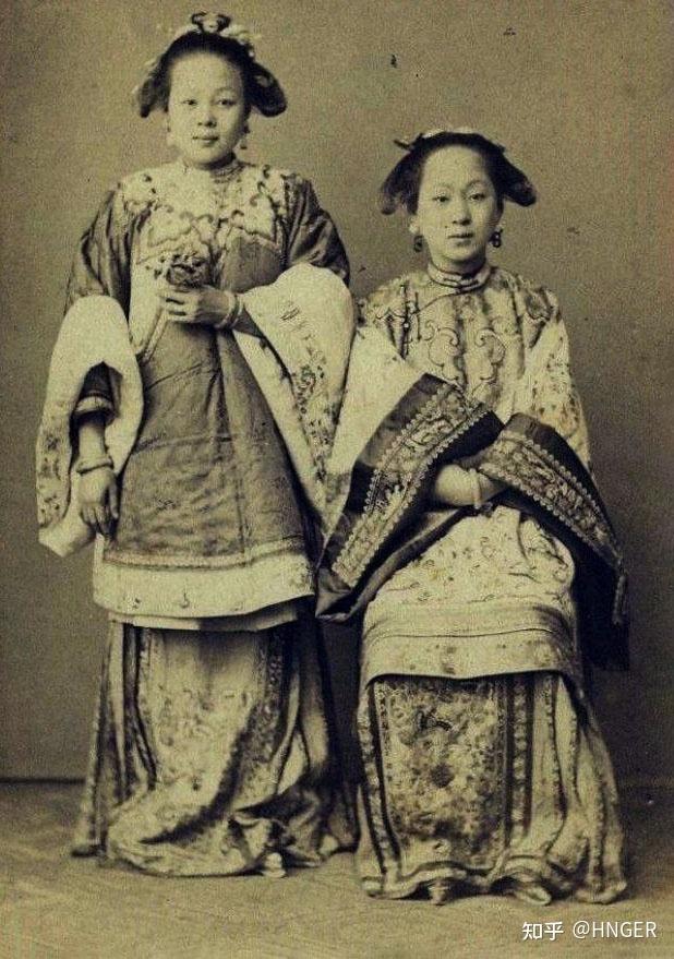从明末到民国时期女装的演变，看旗袍之起源 - 知乎