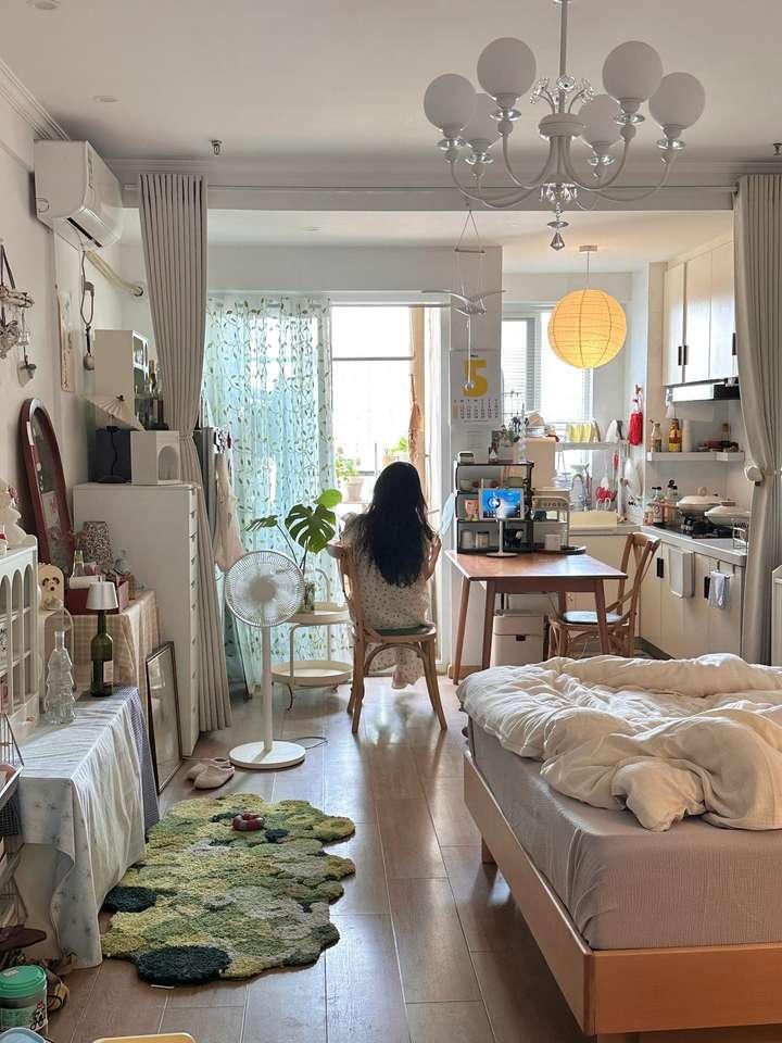 香港一小姑娘的房子火了，18㎡，布置得满满当当，那叫一个壮观 - 知乎