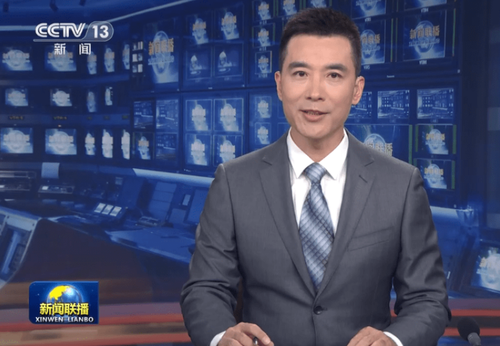 央视郭志坚:一路奋斗到央视成就事业,52岁生活平淡幸福妻子成谜