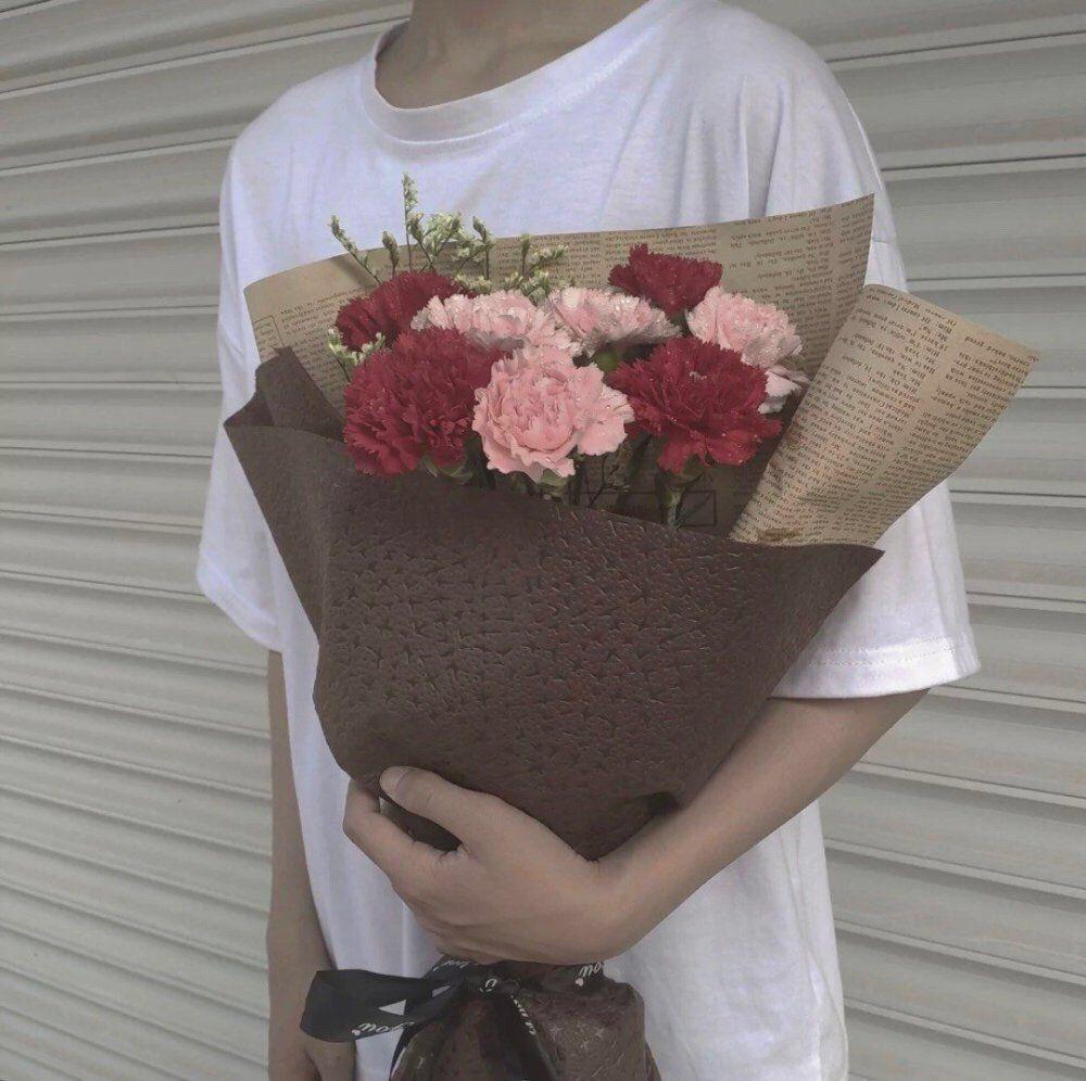 有没有类似这样的拿着花的头像? - 知乎