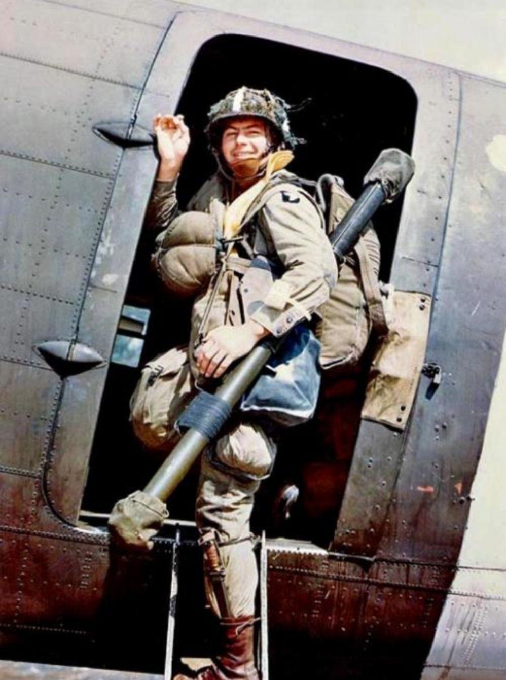 诺曼底空降时美军伞兵没有装备bar吗