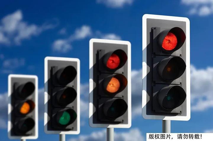 开车碰到红灯，居然一路红灯？这到底为啥？有技巧的！ - 知乎