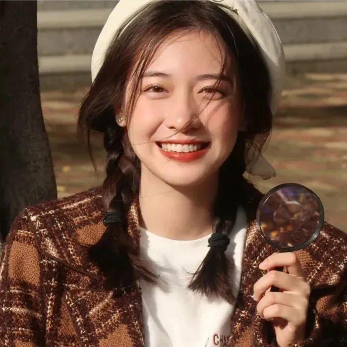 有没有笑得治愈的美女头像?