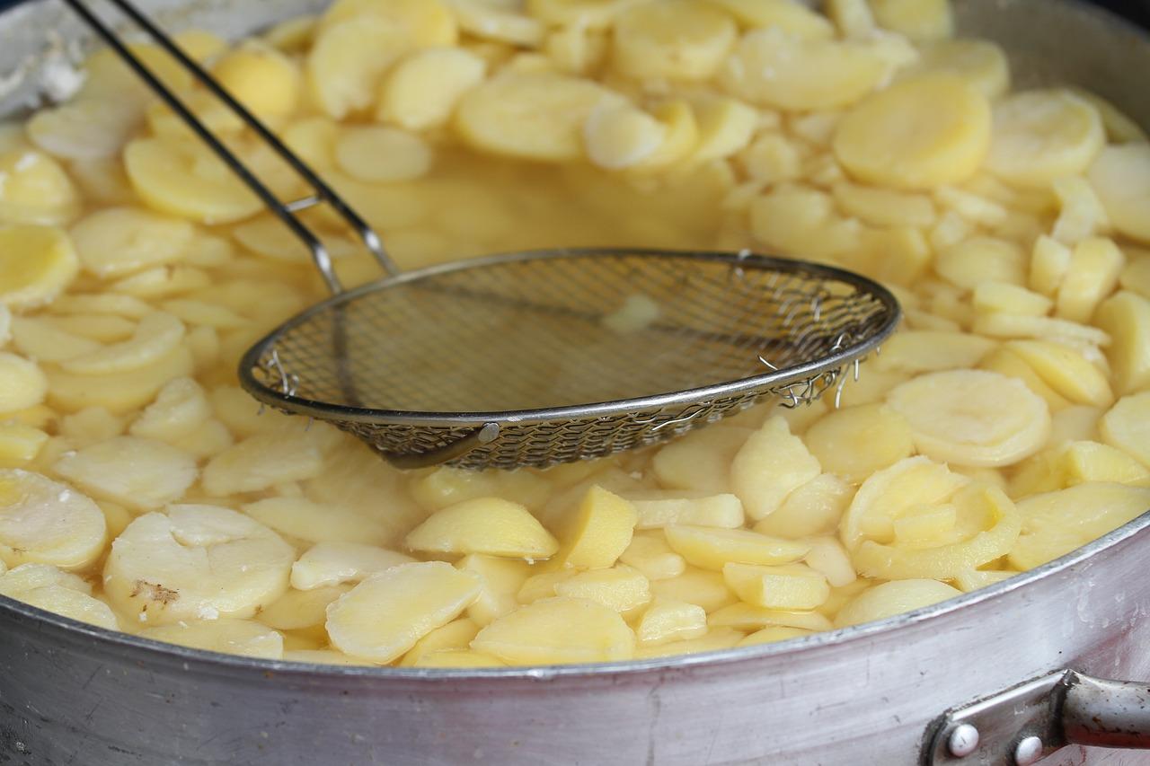 小熊电砂锅怎么预约