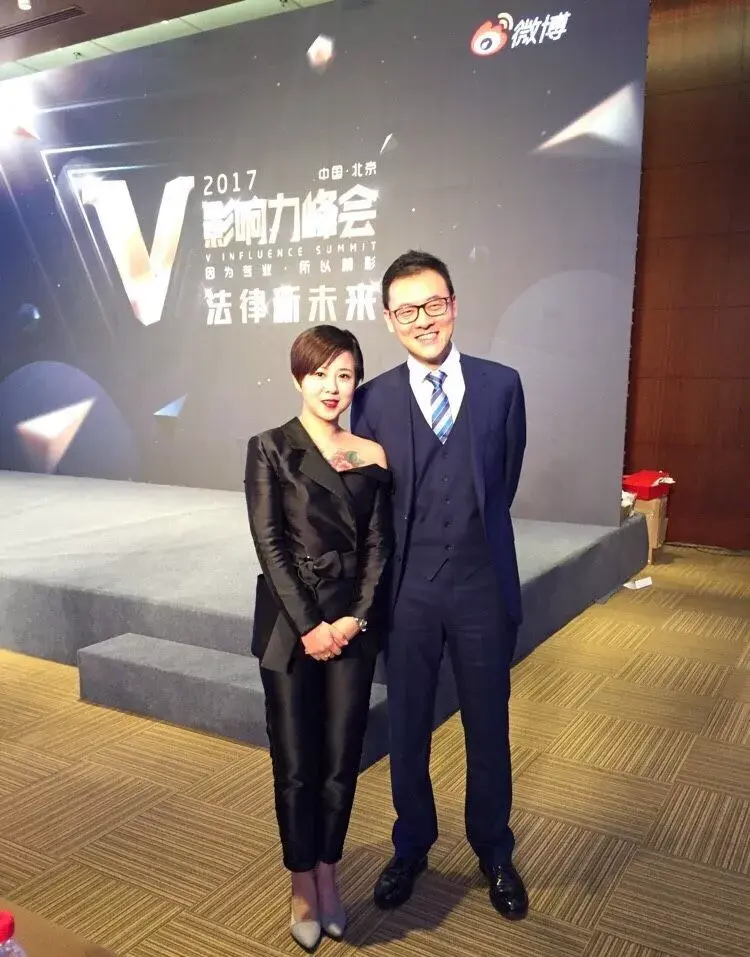 如何看待刘鑫律师庭审前一天单方面解约?