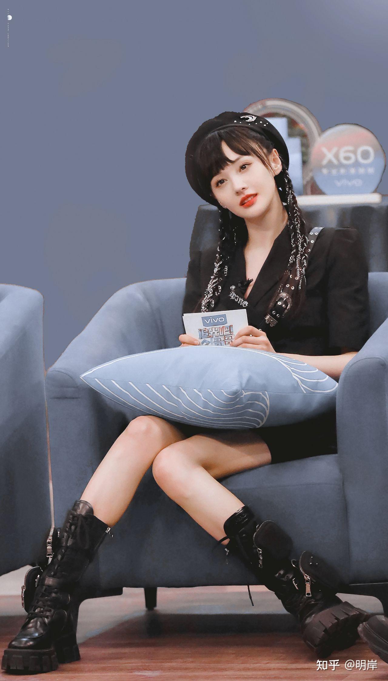 如何评价郑爽成为 prada 代言人?