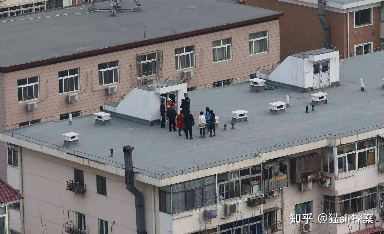 高层楼房的天台门被物业常年锁着,是否符合消防规定? - 知乎