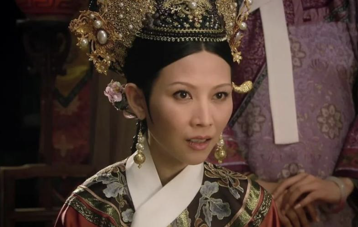 甄嬛传原来没有皇后蔡少芬就没有甄嬛可是却害苦了导演和郑晓龙和皇上