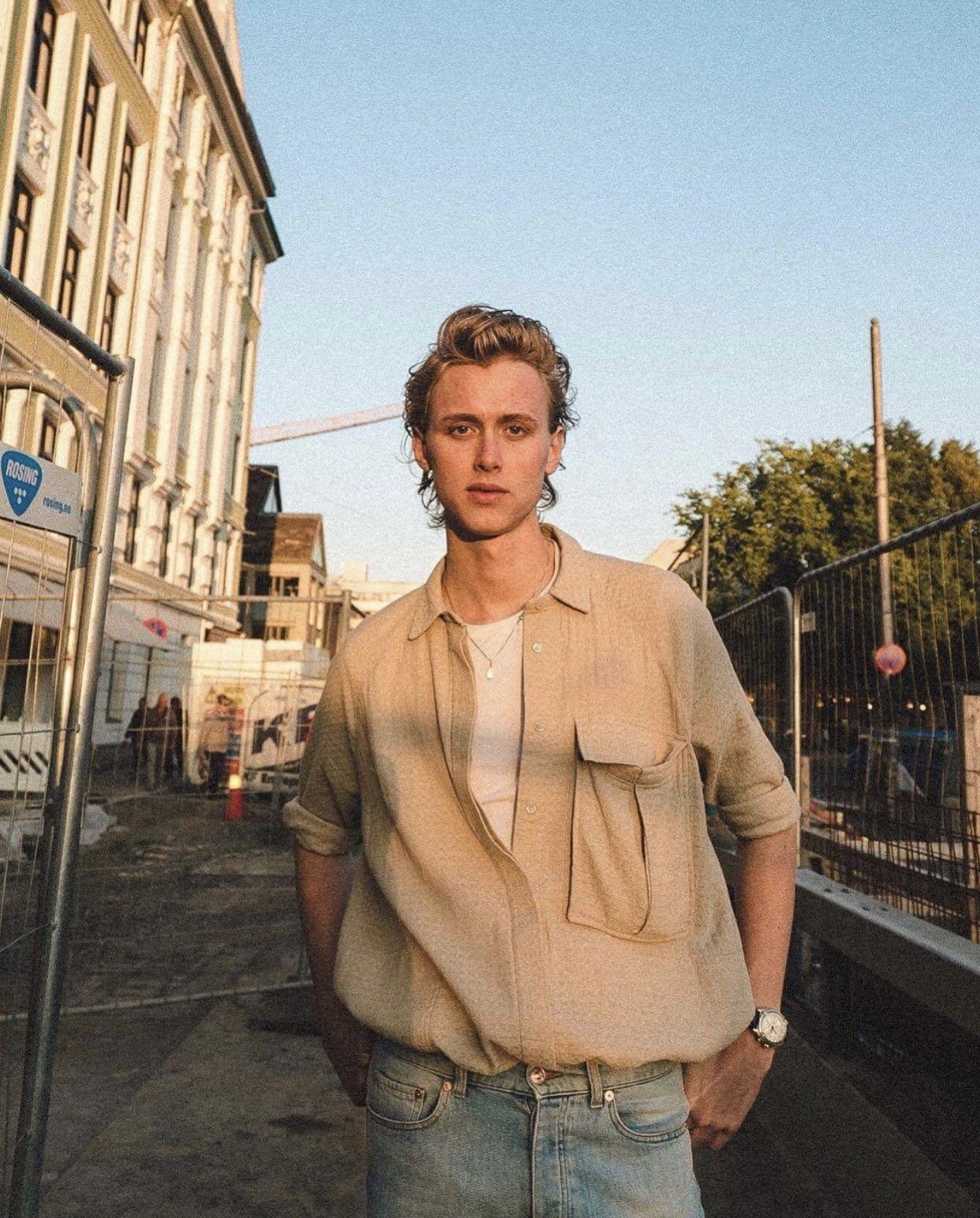 想要北欧小哥哥henrikholm高清大图