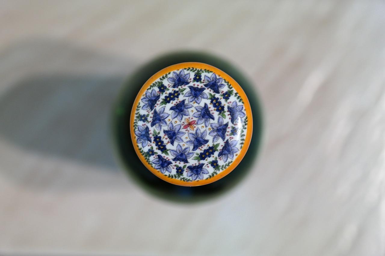 瓶盖如何装饰房间