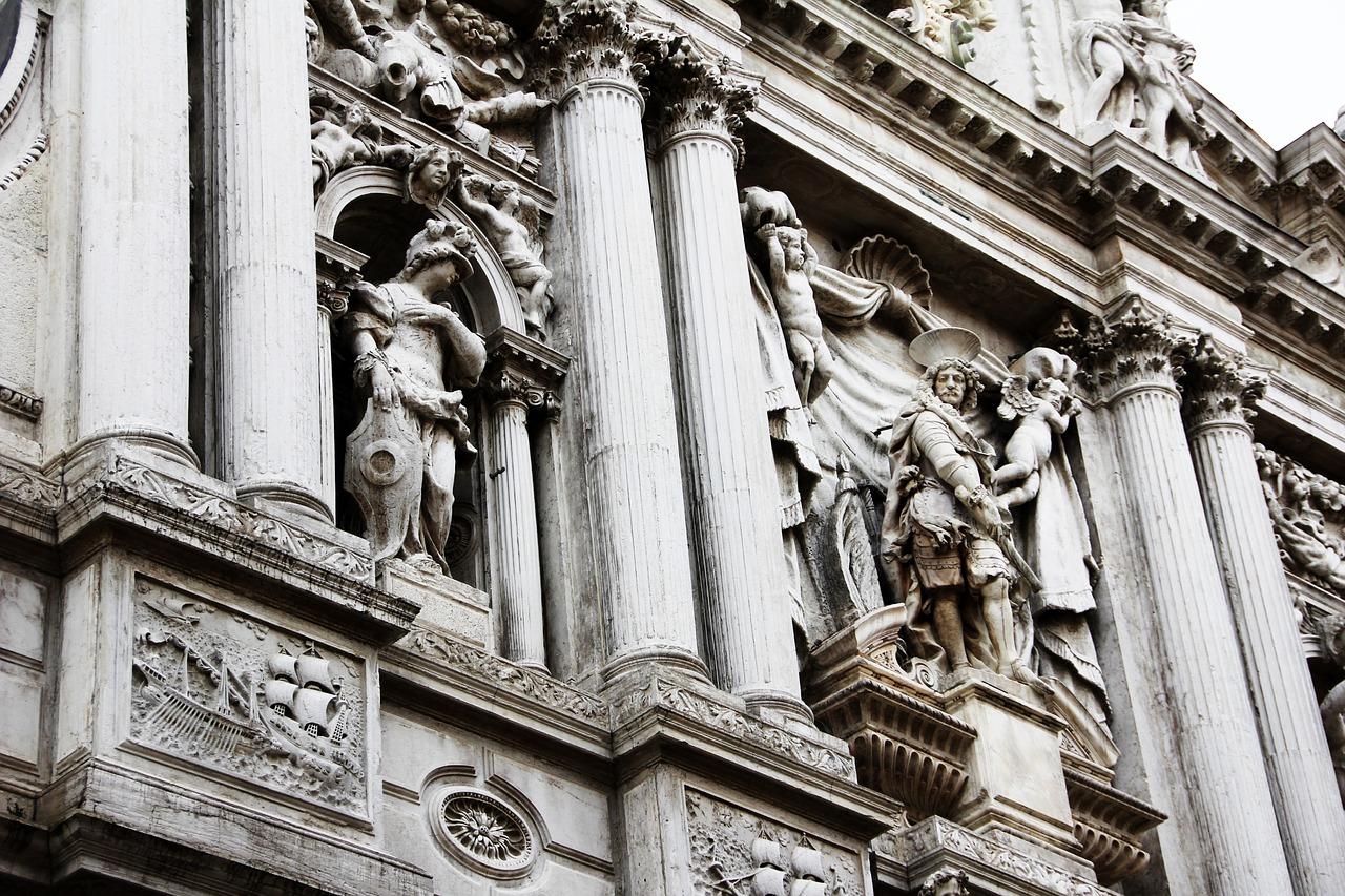 如何铲掉墙上的乳胶漆