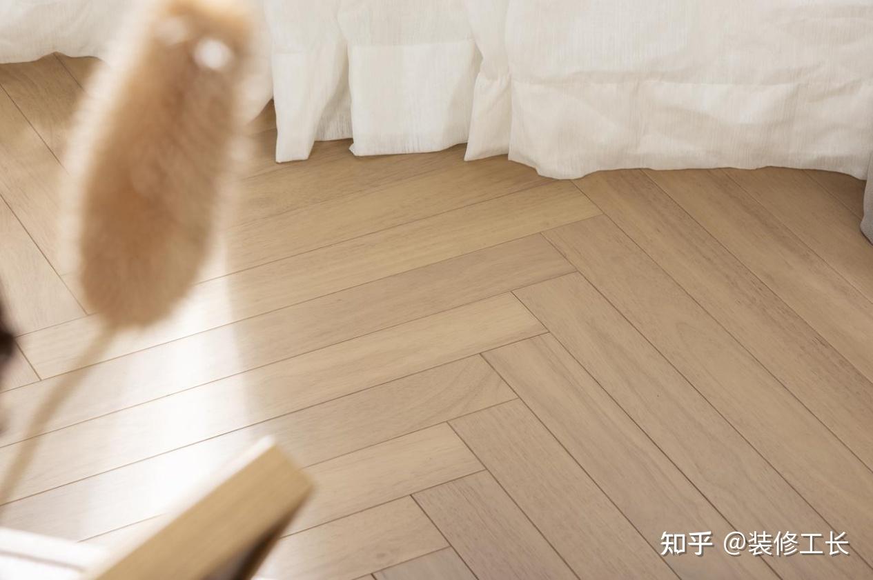 为什么大多数人拿到精装房的第一步就是换地板？ - 知乎