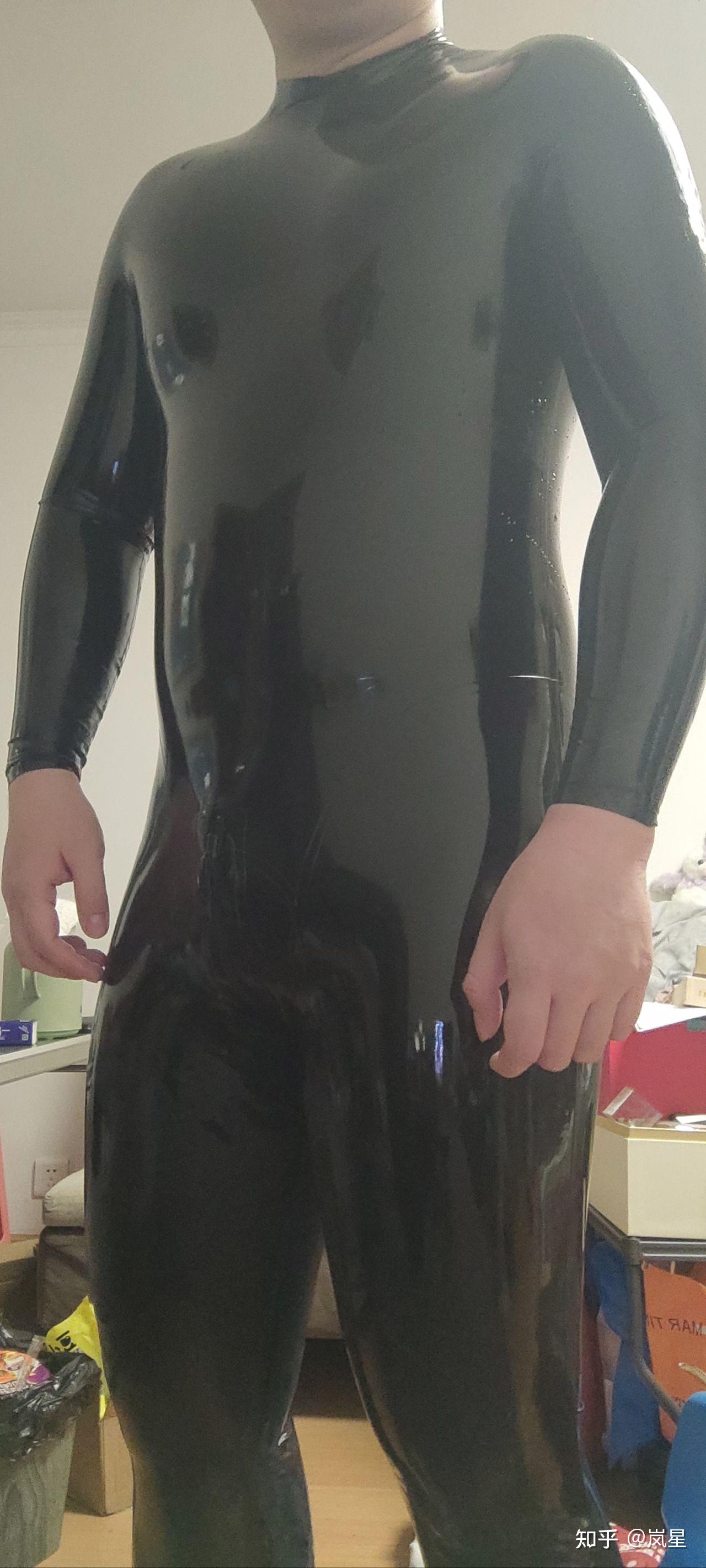 男生可以穿紧身连体衣睡觉吗?