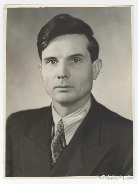 如何评价苏斯洛夫以及他对苏联发展的功过