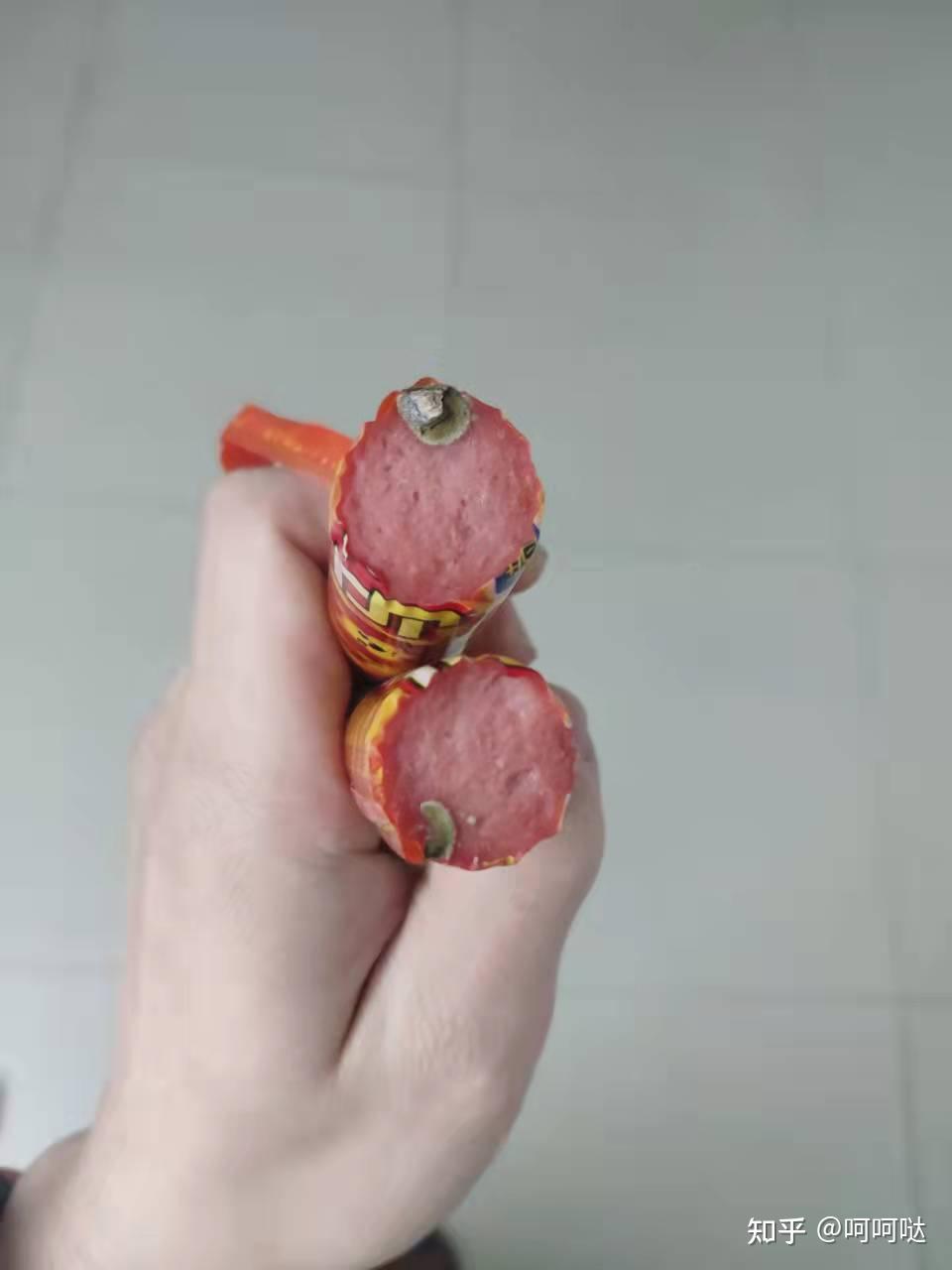 某火腿肠疑似吃出老鼠腿,真假如何?如何看待? - 知乎