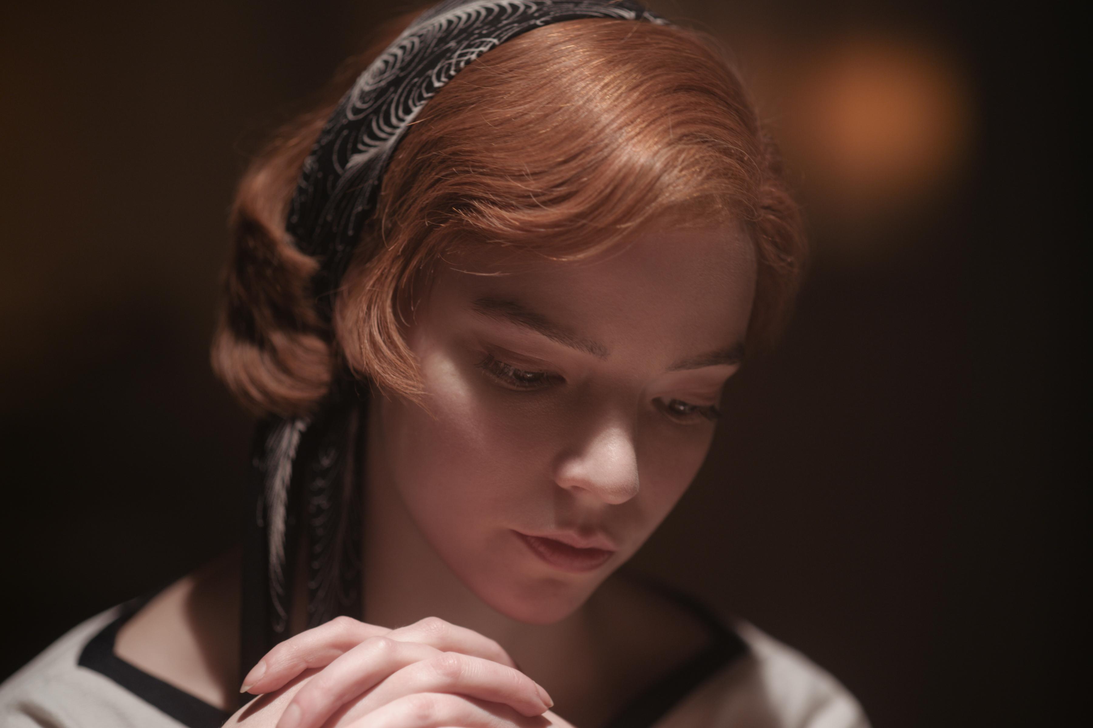 如何评价美剧《女王的棋局》(又名《后翼弃兵》queens gambit)?