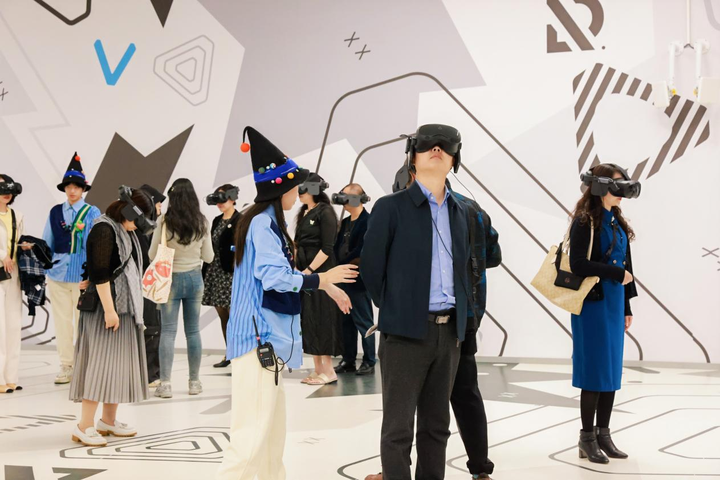 全球首个5G-A VR大空间沉浸剧场应用落地 开启文旅新体验 - 知乎