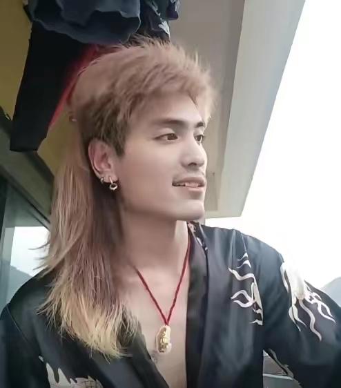 [我是云南的]傈僳族小伙的爆红,揭露所有社会底层人的野心