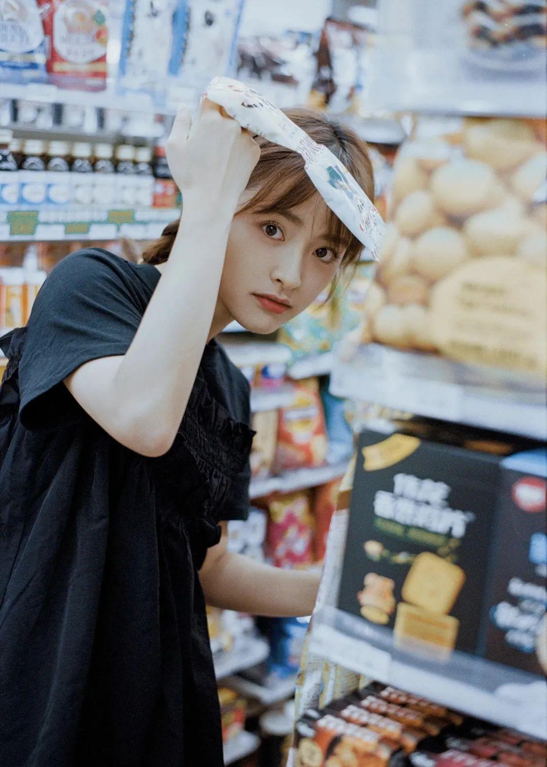 大家觉得沈月好看么? - 知乎