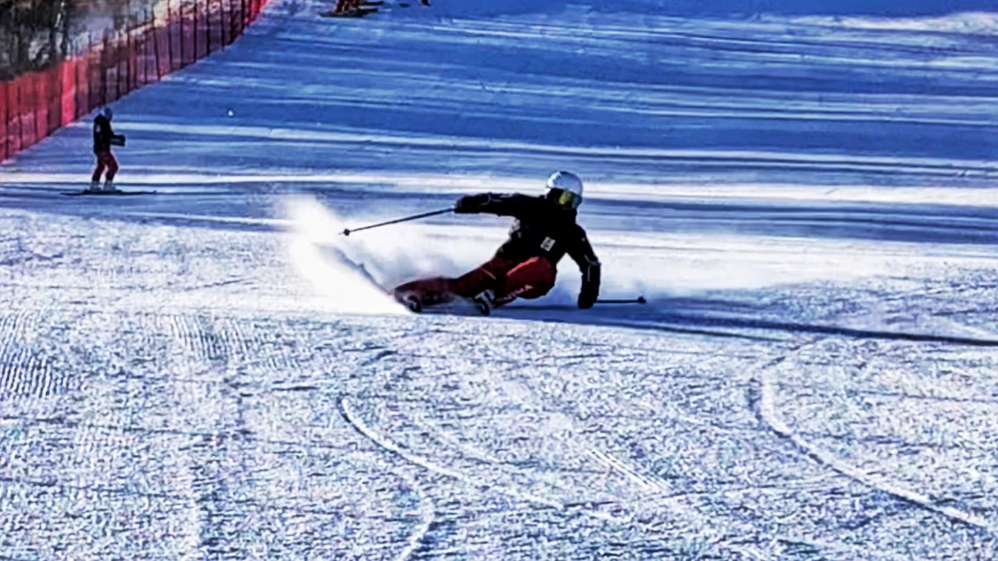 滑雪单板和双板都滑的人，能说说这两种有什么不一样的感觉吗？