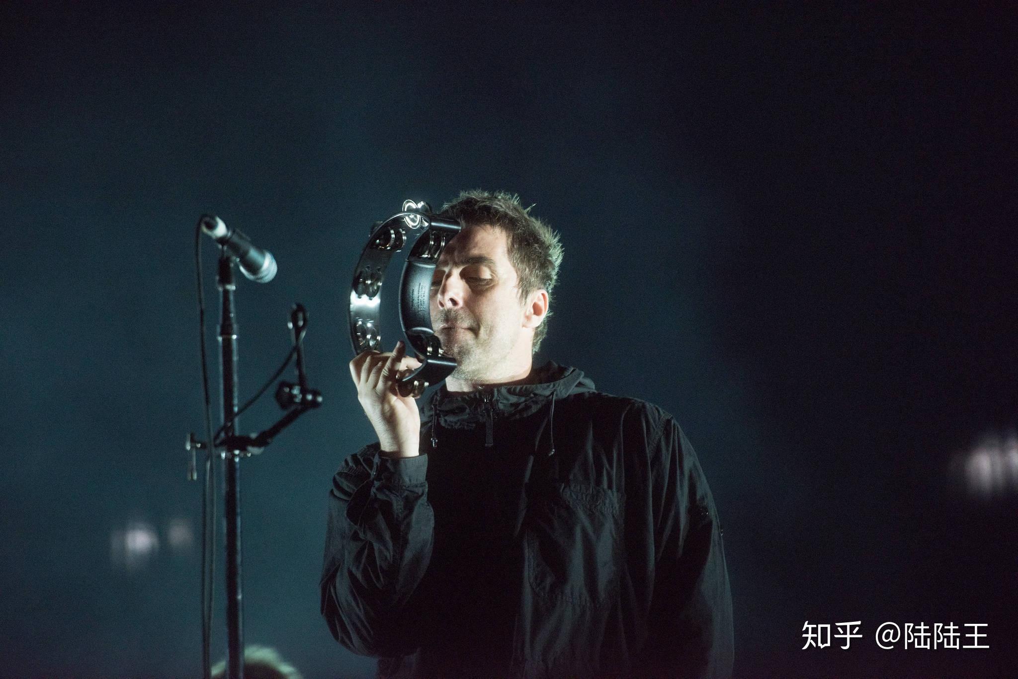 如何评价oasis主唱liam的颜值