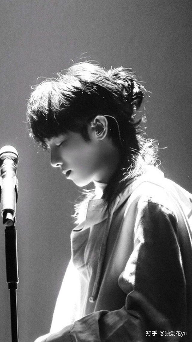 有哪些很可的华晨宇主题壁纸