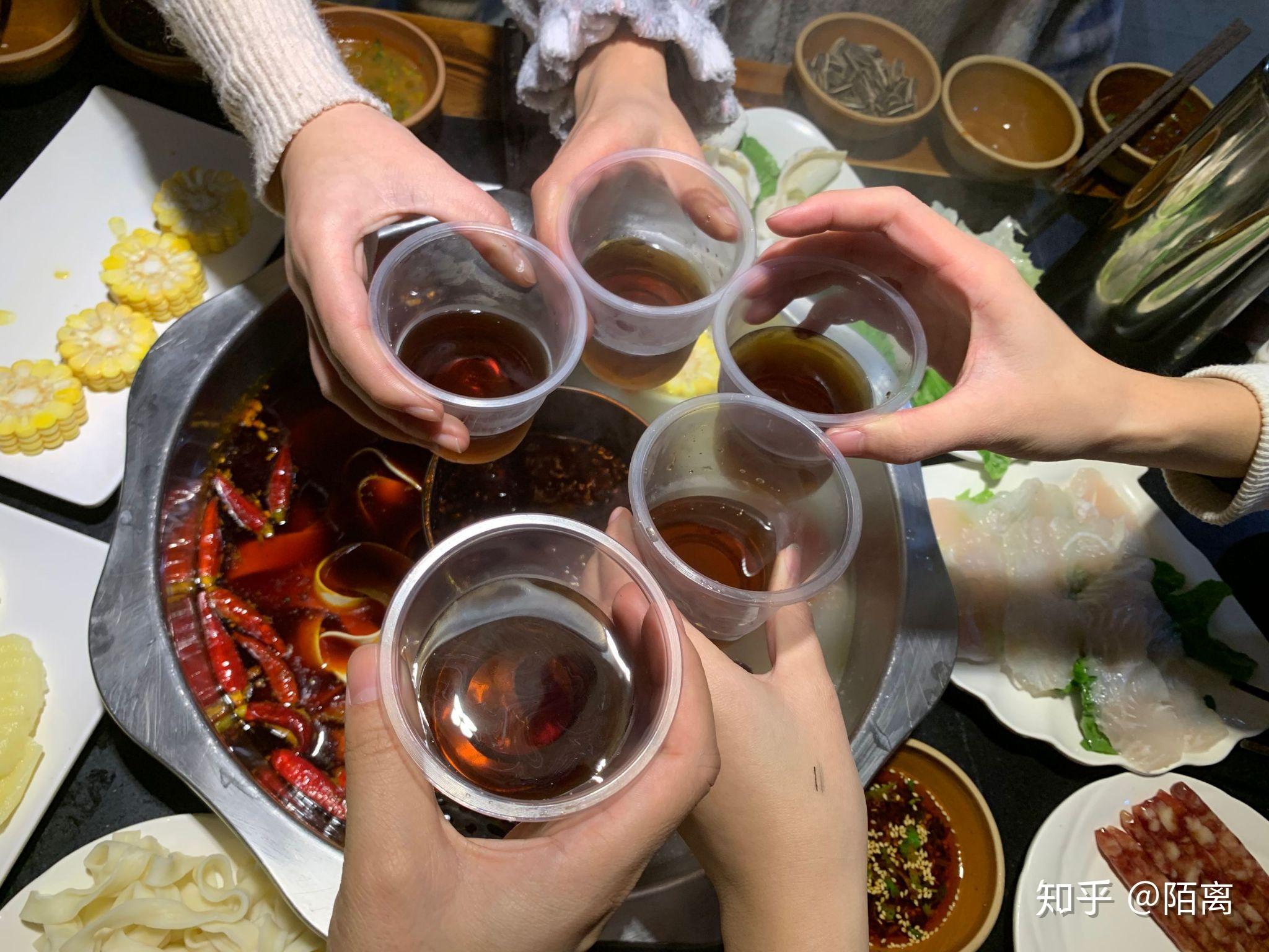 如何看待大学生宿舍聚餐? - 知乎