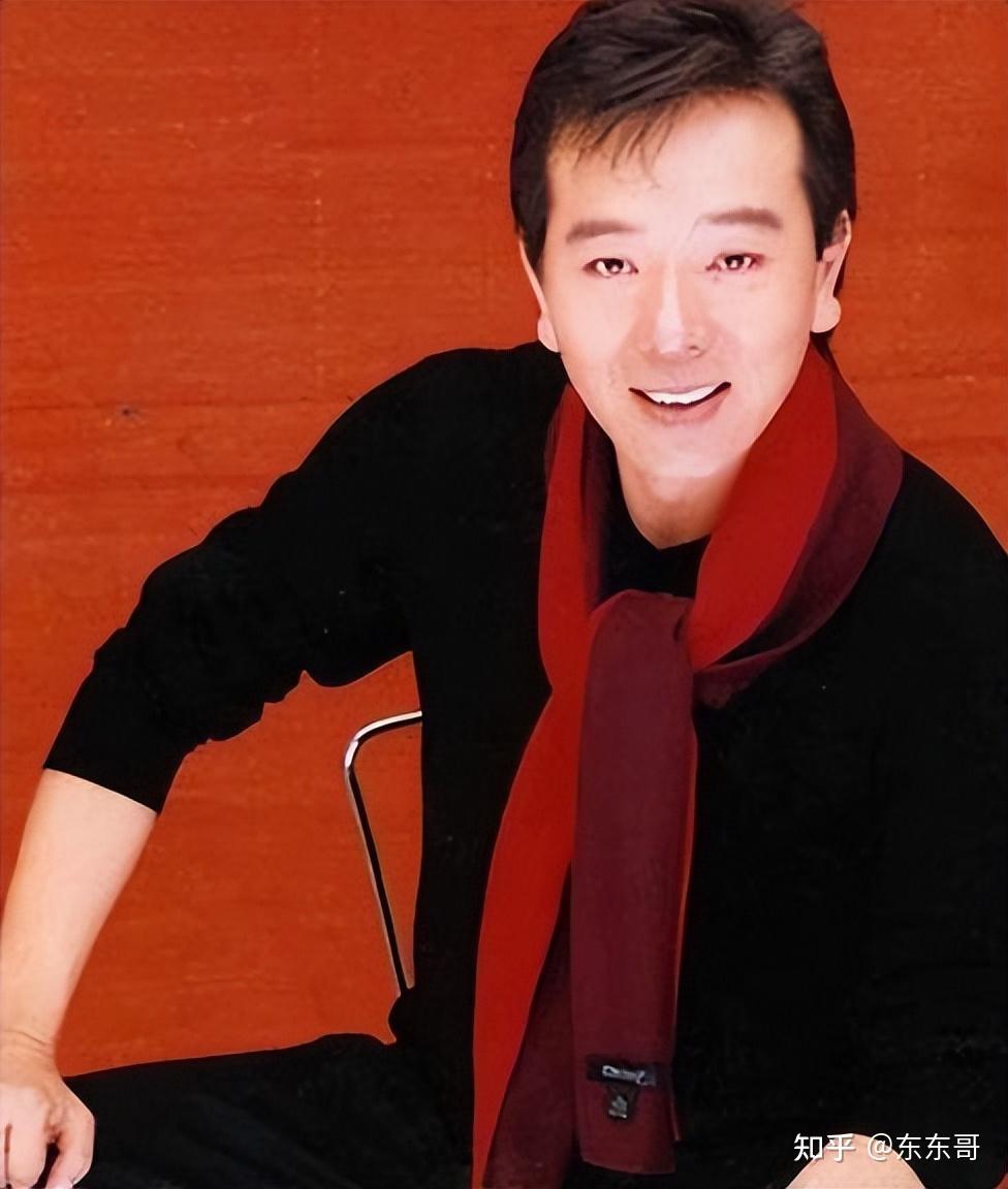 老一辈演员张晨光直播带货被网友骂哭,你怎么看?