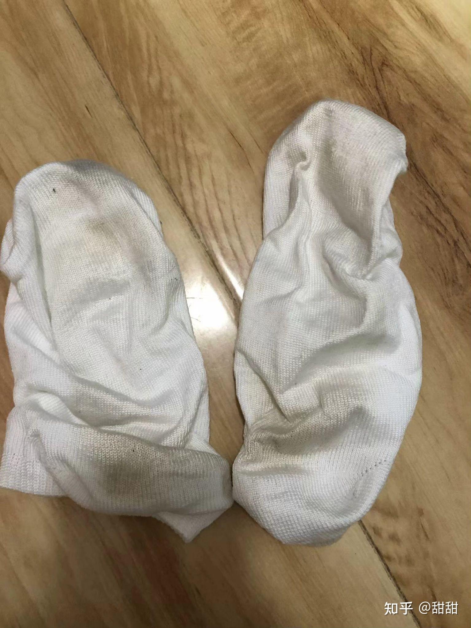 如果喜欢闻女友的袜子,该怎么跟她表达她才能不反感? - 知乎