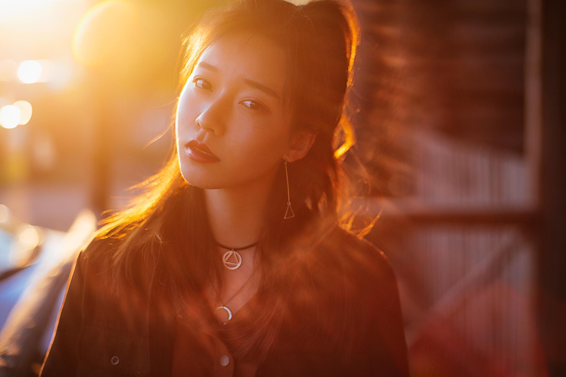 拍照时脸背光怎么办如何拍摄美丽的逆光人像照